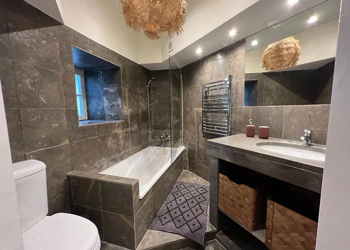 Saint George Apartment *